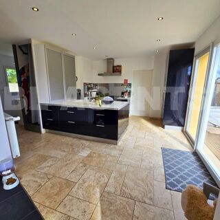  Maison  vendre 8 pices 200 m