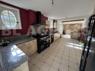  Maison  vendre 8 pices 300 m