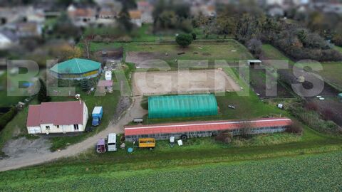   Centre �questre et maison d'habitation, sur un domaine de 2,5 hectares Maison - 5 pi�ce(s) - 110 m�