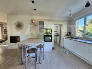  Maison  vendre 7 pices 215 m