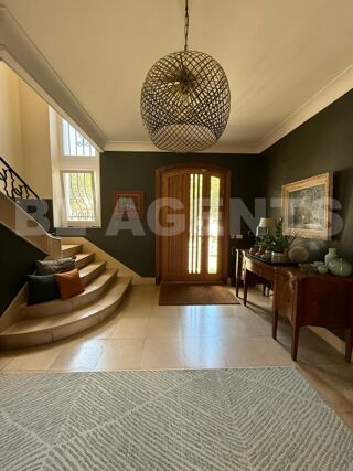  Maison  vendre 8 pices 260 m