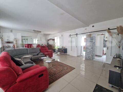   Grande maison de bourg avec jardin, grange et garage Maison - 6 pi�ce(s) - 214 m�