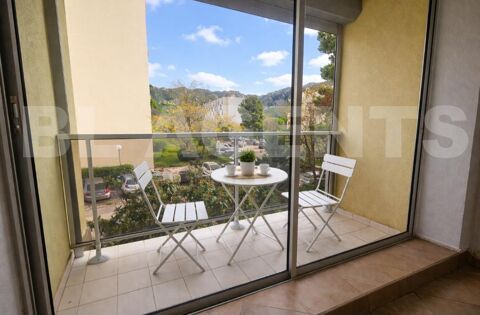   Appartement T4/5 de 77 m�, au calme, vue d�gag�e sur les massifs, proche de toutes commodit�s Appartement - 4 pi�ce(s) - 77 m�