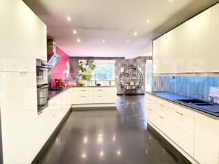  Maison � vendre 6 pi�ces 215 m�