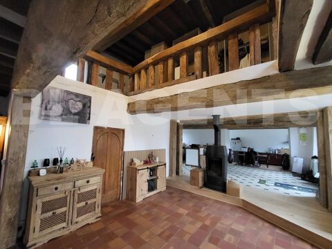   Maison Familiale de 307 m� habitables sur 1 797 m� de terrain - En cours de r�novation - Fort potentiel - Proche Coulommiers !! Maison - 14 pi�ce(s) - 308 m�