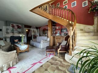  Maison � vendre 8 pi�ces 270 m�