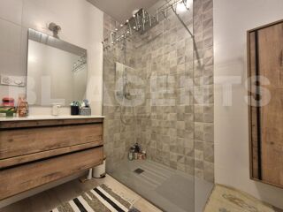  Maison  vendre 5 pices 210 m