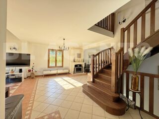  Maison  vendre 8 pices 243 m