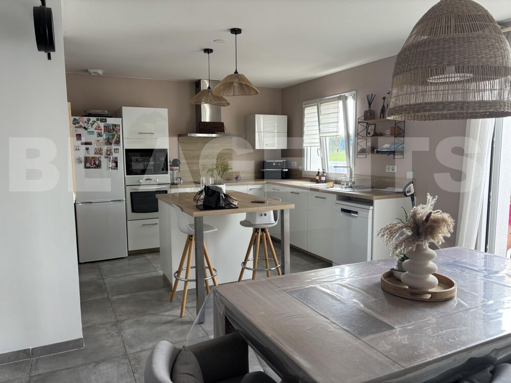 Vente Maison Maison rcente avec grand jardin Bregy