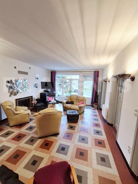   Spacieuse maison de ville - Calme, sans vis- - vis - proche gare ! Maison - 7 pice(s) - 187 m