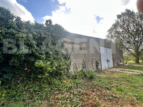   Hangar � r�nover sur un terrain de 900 m� pr�s de Carcassonne Maison - 4 pi�ce(s) - 410 m�