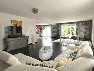  Maison � vendre 6 pi�ces 215 m�