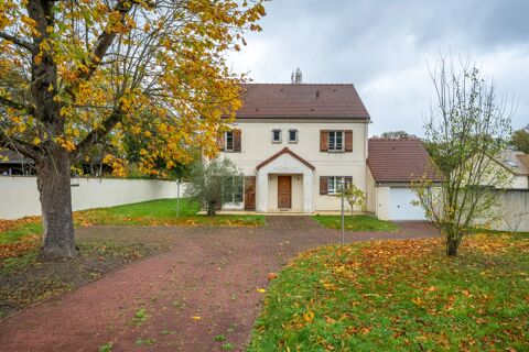   Maison familiale r�nov�e avec piscine - Saint-L�ger-en-Yvelines Maison - 5 pi�ce(s) - 138 m�