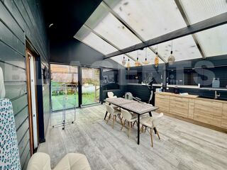  Maison  vendre 8 pices 225 m