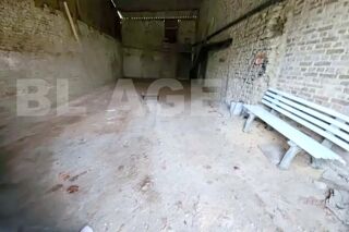  Parking / Garage  vendre 64 m