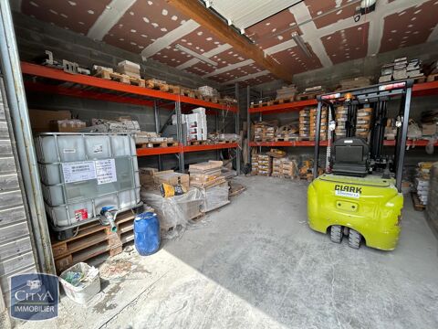 &Agrave; LOUER Nous vous pr&eacute;sentons un local commercial d'un... 1330 17180 Perigny