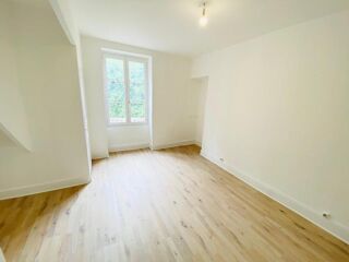  Appartement à louer 3 pièces 85 m²