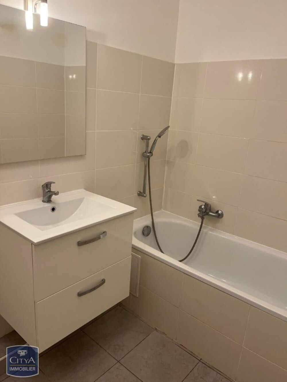 location Appartement - 1 pièce(s) - 31 m² Nice (06200)
