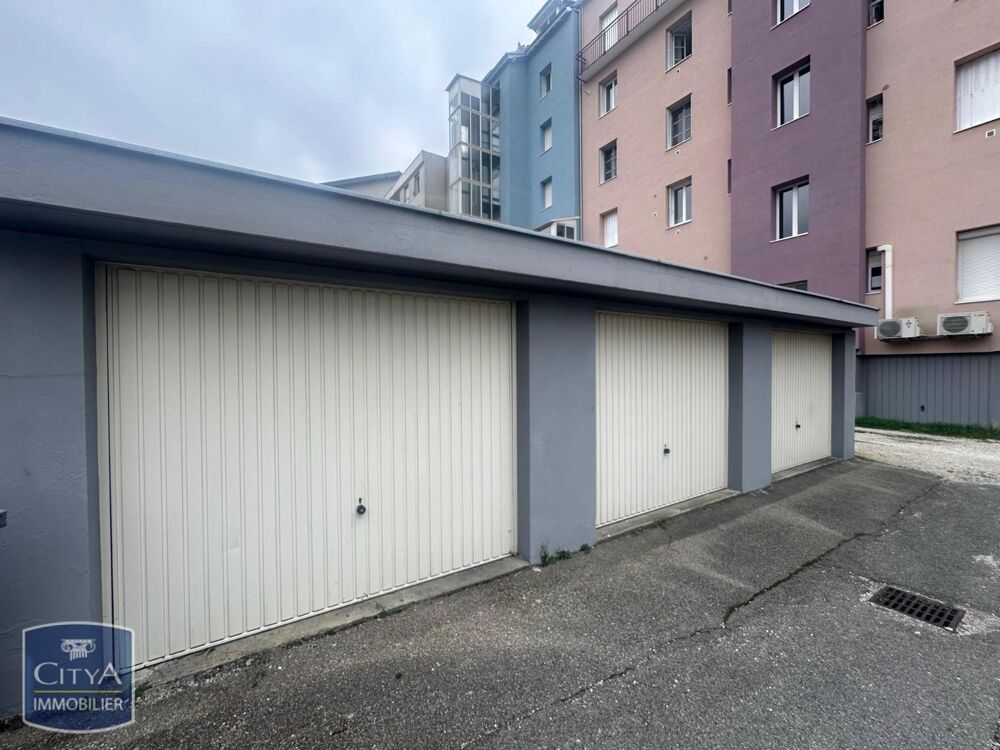 location Parking / Garage - 15 m² Fontaine (38600)