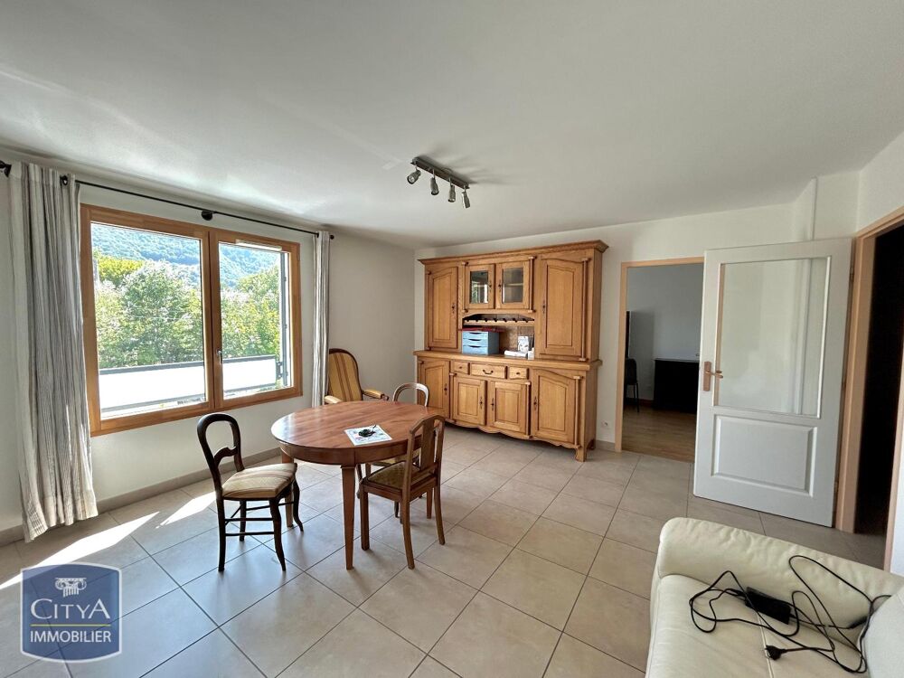 À LOUER : Découvrez cet appartement T4 meublé situé à Vo....