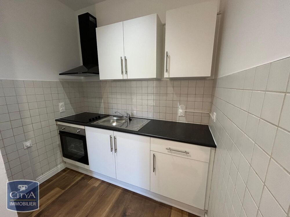 À LOUER : Appartement rénové T1 situé à Lille, offrant u....