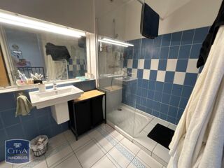  Appartement à louer 4 pièces 119 m²