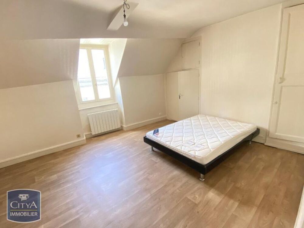 Des Ecoles - En location : venez découvrir cet apparteme....