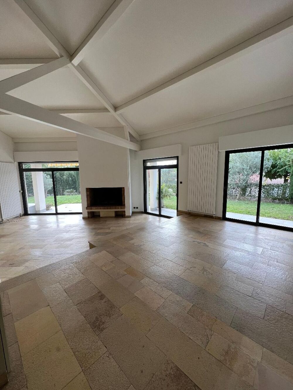 DECINES CENTRE - 2 BIS AVENUE SILVIN VILLA DE 200 M2 - D....