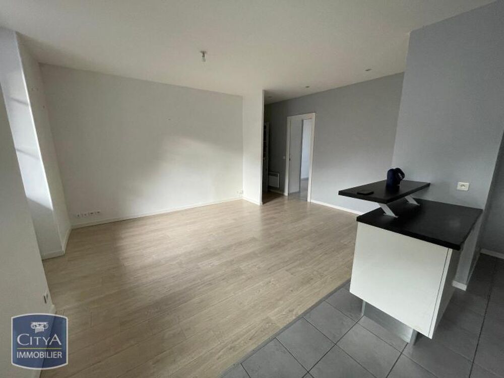 À LOUER : Appartement T3 situé en plein coeur de Pau. Ce ....