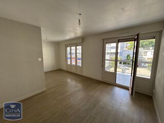  Appartement à louer 5 pièces 80 m²