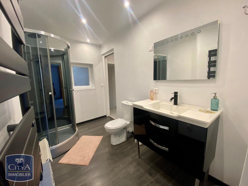 À LOUER : Appartement rénové T3 à Dieppe, situé dans un ....