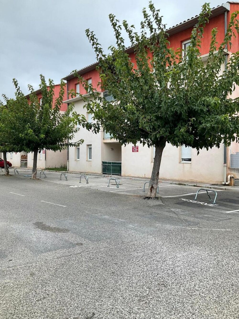 location Parking / Garage - 10 m Saint-Maximin-la-Sainte-Baume (83470)