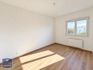  Appartement à louer 3 pièces 81 m²