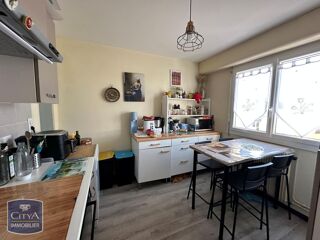  Appartement à louer 4 pièces 80 m²