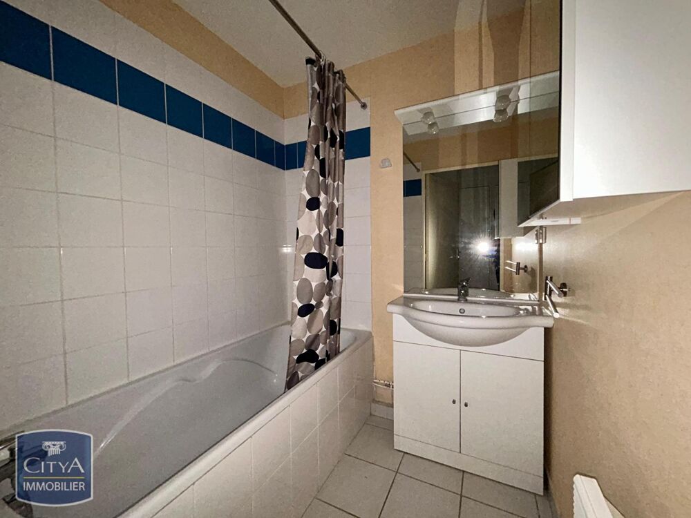 location Appartement - 2 pièce(s) - 47 m² Saint-Amand-Montrond (18200)