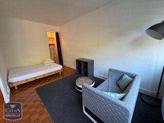  Appartement à louer 1 pièce 28 m²