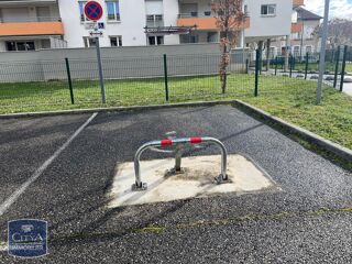  Parking / Garage à louer 