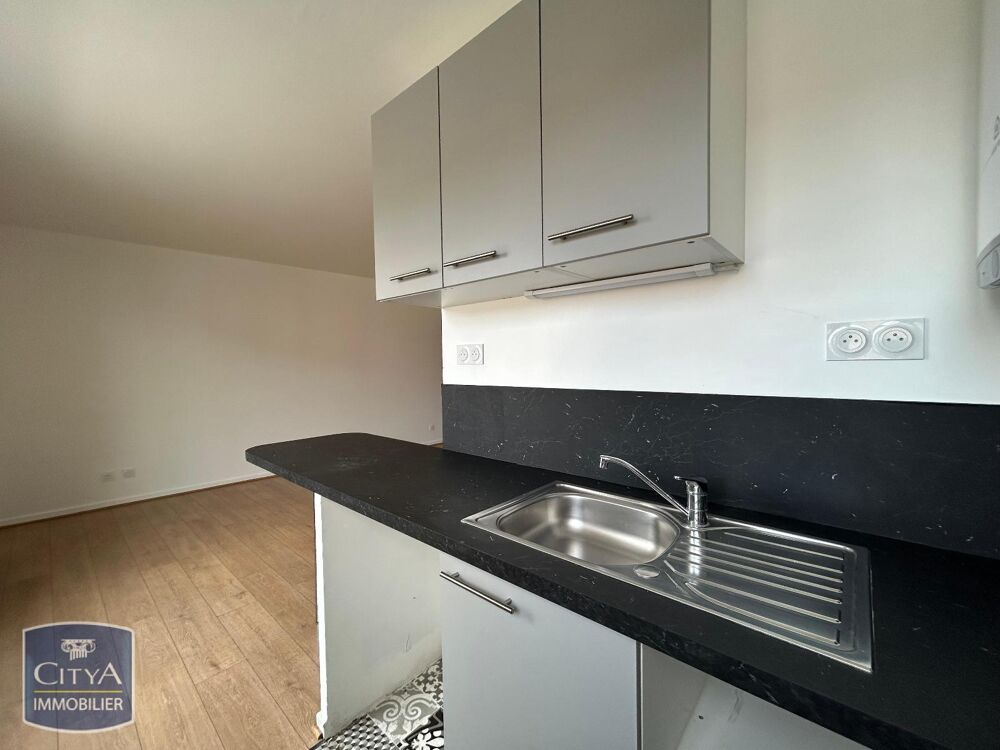 À LOUER : Appartement T1 situé à Égly, dans le départeme....