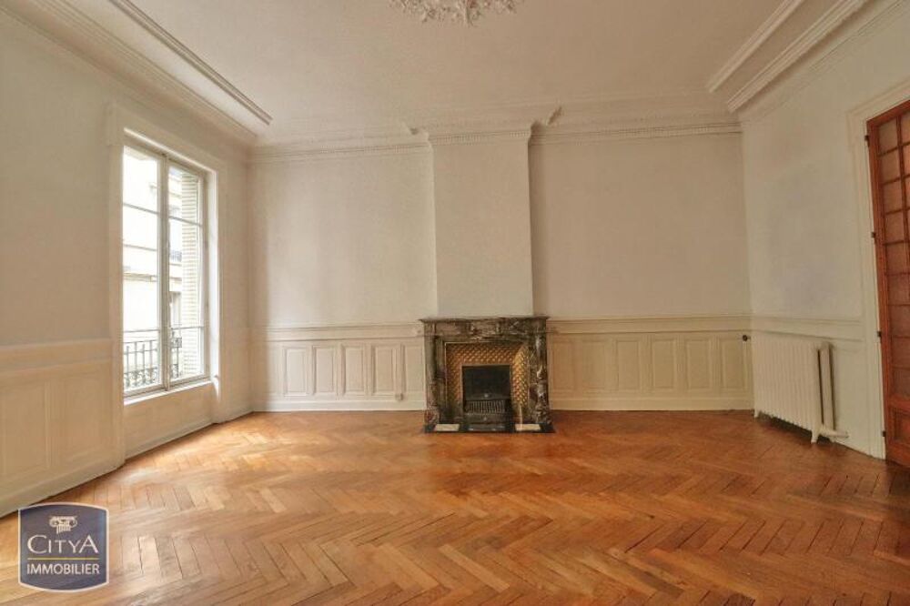 Centre Ville - EXCLUSIVITÉ - TRÈS GRAND APPARTEMENT 5 PI....