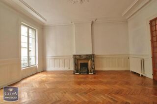 Appartement à louer 5 pièces 206 m²