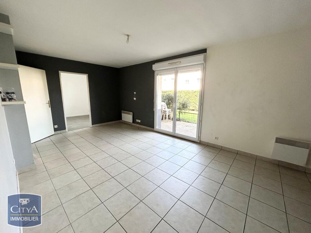 À LOUER : Appartement T2 situé à QUIEVRECHAIN. Ce bien i....