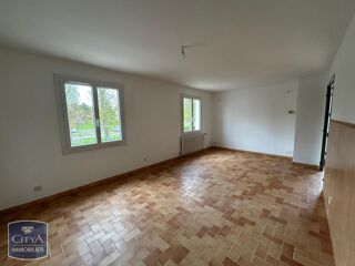  Appartement à louer 4 pièces 79 m²