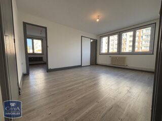  Appartement à louer 4 pièces 70 m²