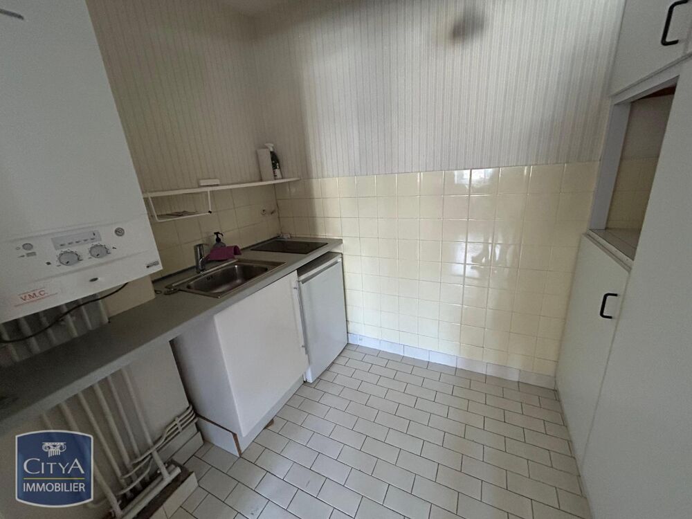 14 Juillet - À LOUER : Appartement T2 au dernier étage, ....