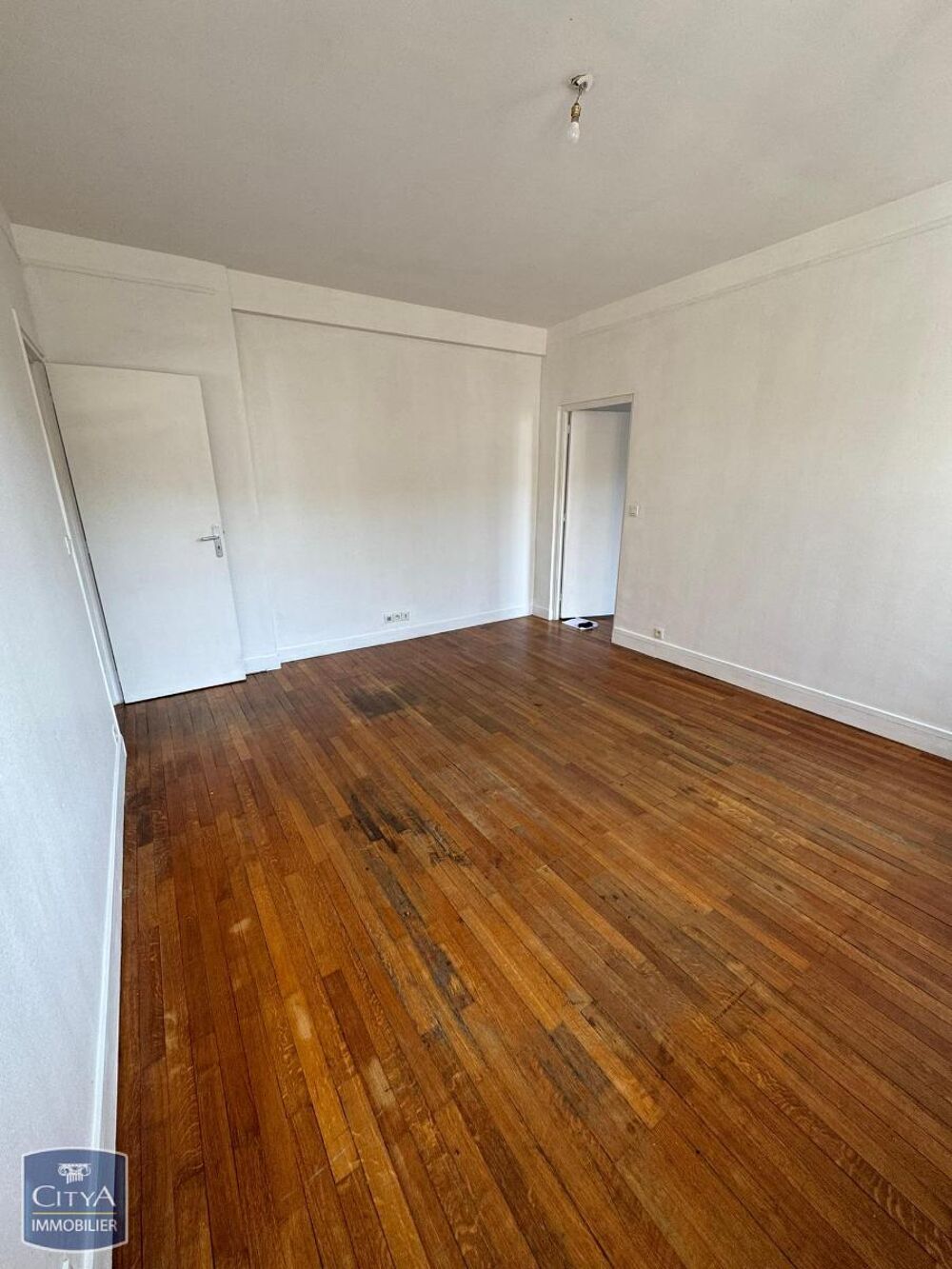 À LOUER : Appartement T2 à Les Andelys, 27700. Découvrez....