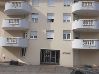  Appartement à louer 3 pièces 78 m²