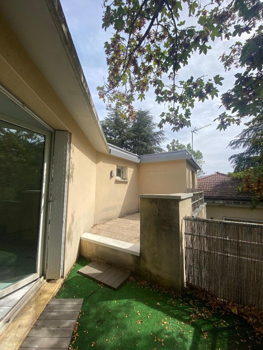 location Appartement - 3 pièce(s) - 77 m² Saint-Étienne (42000)