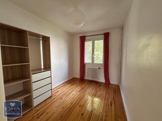  Appartement à louer 3 pièces 65 m²