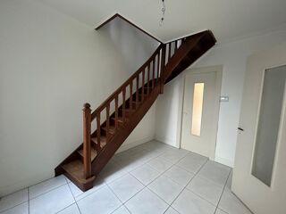  Appartement à louer 2 pièces 81 m²