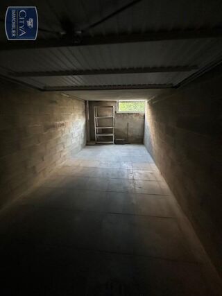  Parking / Garage � louer 
